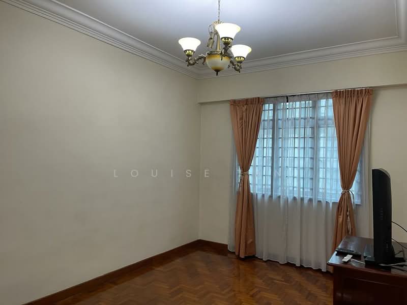 Hume Park I Condominium For Sale at S$ 2,440,000 | PropertyGuru Singapore - Living Room
