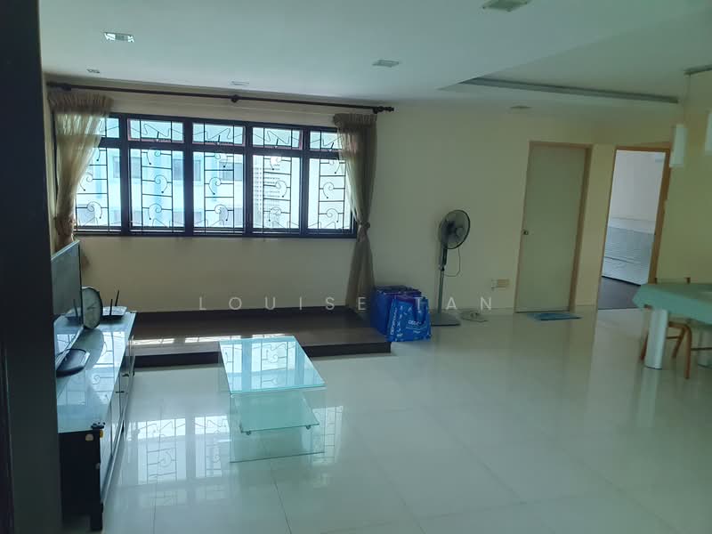 273B Jurong West Avenue 3 HDB Flat For Sale at S$ 550,000 | PropertyGuru Singapore - Living Room