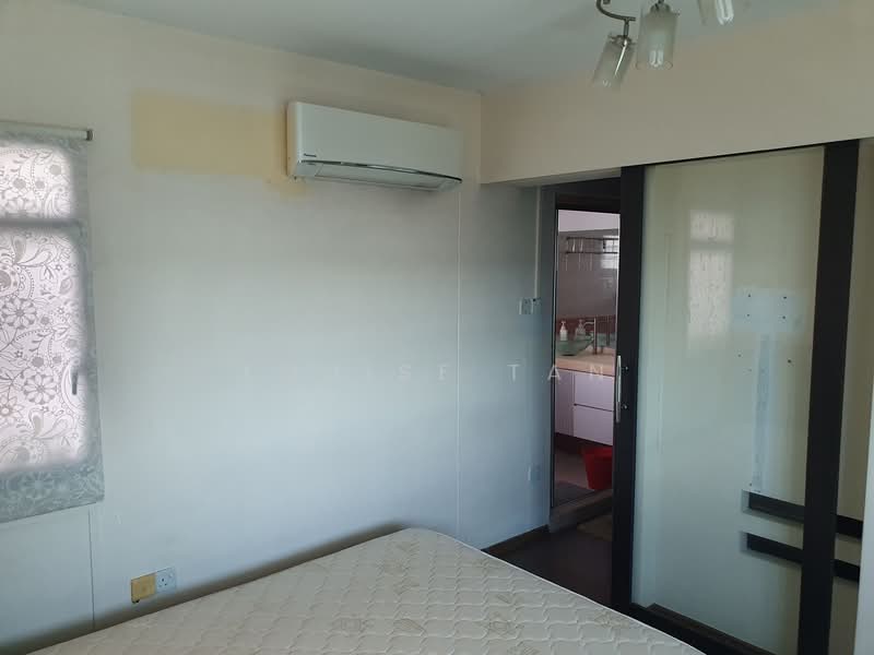 273B Jurong West Avenue 3 HDB Flat For Sale at S$ 550,000 | PropertyGuru Singapore - Bedroom