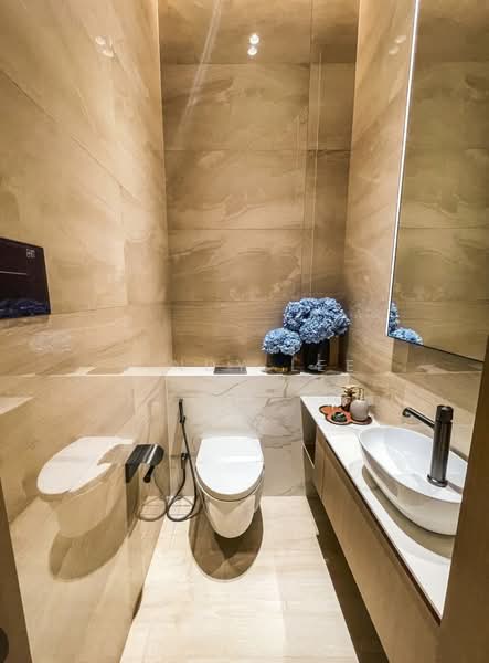 Brand New Condo within 1km to St Nicholas Girls School & Anderson Primary School Condominium For Sale at S$ 3,200,000 | PropertyGuru Singapore - Bathroom