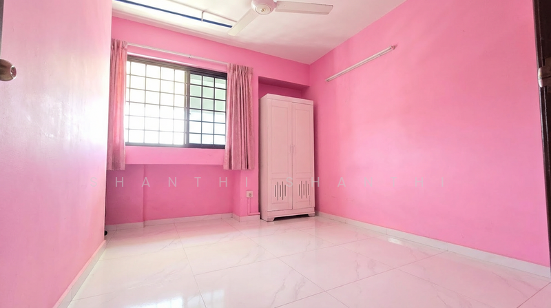 684 Race Course Road HDB Flat For Sale at S$ 900,000 | PropertyGuru Singapore - Bedroom