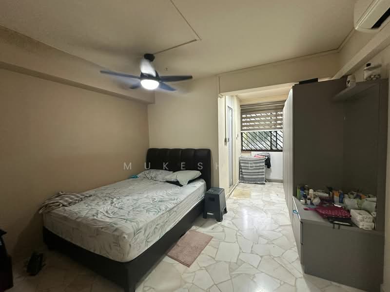 943 Jurong West Street 91 HDB Flat For Sale at S$ 520,000 | PropertyGuru Singapore - Bedroom