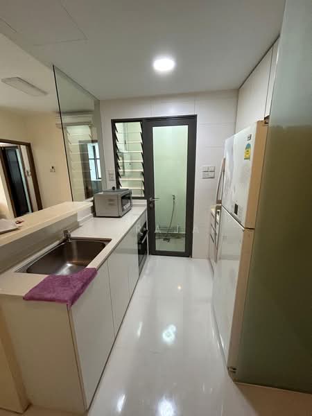 Casa Meya Apartment For Sale at S$ 1,650,000 | PropertyGuru Singapore - Kitchen