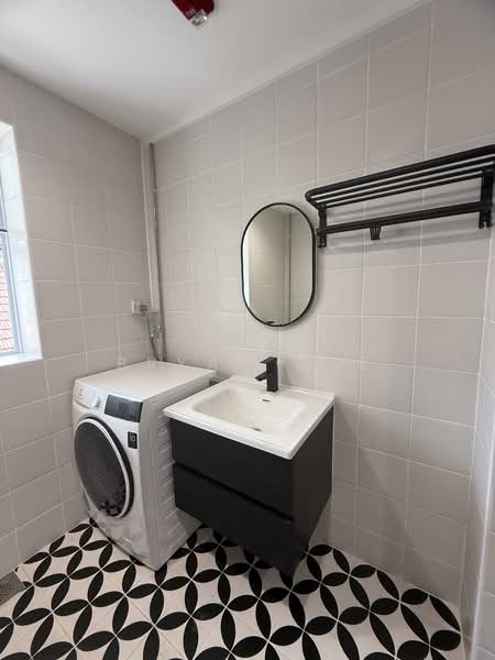 25 Admiralty Road East, , Room Rental, 236 sqft, Walk-up Apartment For Rent, by Bryan Ooi, 500058180 - Bathroom - PropertyGuru.com.sg