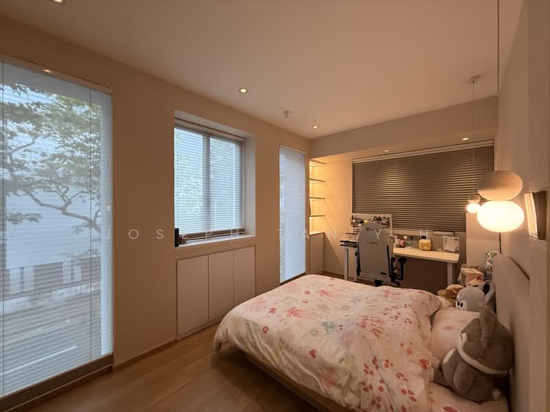 Eastwood Ville Terraced House For Sale at S$ 4,388,000 | PropertyGuru Singapore - Bedroom