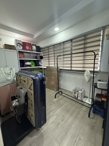 350 Yishun Avenue 11 HDB Flat For Sale at S$ 715,000 | PropertyGuru Singapore - Study