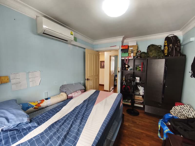 919 Hougang Avenue 4 HDB Flat For Sale at S$ 800,000 | PropertyGuru Singapore - Bedroom