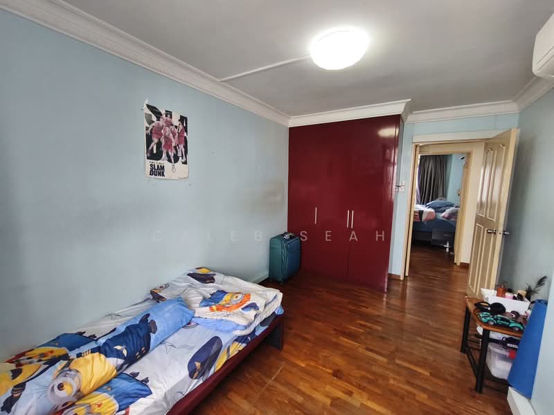 919 Hougang Avenue 4 HDB Flat For Sale at S$ 800,000 | PropertyGuru Singapore - Bedroom