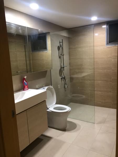 A Treasure Trove Condominium For Sale at S$ 2,300,000 | PropertyGuru Singapore - Bathroom