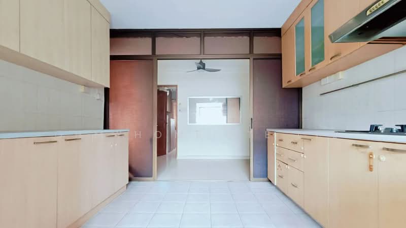 424 Hougang Avenue 6 HDB Flat For Sale at S$ 650,000 | PropertyGuru Singapore - Kitchen