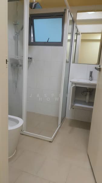 520C Tampines Central 8, 520C Tampines Central 8, 2 Bedrooms, 667 sqft, HDB Flat For Rent, by Jasper How, 500058247 - Bathroom - PropertyGuru.com.sg