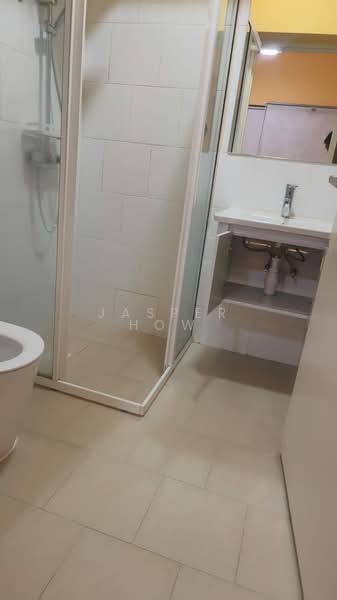520C Tampines Central 8, 520C Tampines Central 8, 2 Bedrooms, 667 sqft, HDB Flat For Rent, by Jasper How, 500058247 - Bathroom - PropertyGuru.com.sg