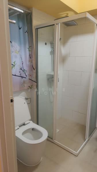 520C Tampines Central 8, 520C Tampines Central 8, 2 Bedrooms, 667 sqft, HDB Flat For Rent, by Jasper How, 500058247 - Bathroom - PropertyGuru.com.sg