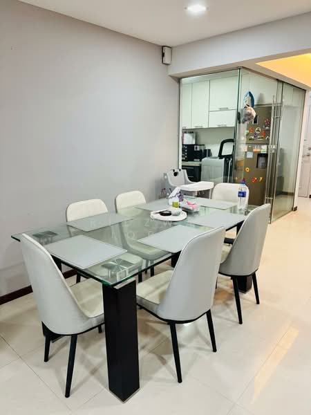 439 Ang Mo Kio Avenue 10, 439 Ang Mo Kio Avenue 10, 3 Bedrooms, 1,280 sqft, HDB Flat For Rent, by Ridzwan Iqbal, 500058253 - Dining Room - PropertyGuru.com.sg