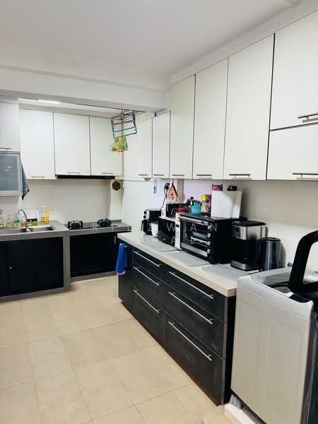 439 Ang Mo Kio Avenue 10, 439 Ang Mo Kio Avenue 10, 3 Bedrooms, 1,280 sqft, HDB Flat For Rent, by Ridzwan Iqbal, 500058253 - Kitchen - PropertyGuru.com.sg