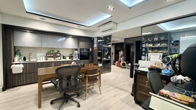 21 Holland Drive HDB Flat For Sale at S$ 1,100,000 | PropertyGuru Singapore - Dry Kitchen