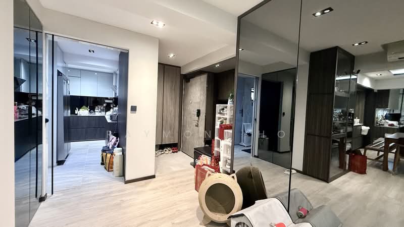 21 Holland Drive HDB Flat For Sale at S$ 1,100,000 | PropertyGuru Singapore - Entrance