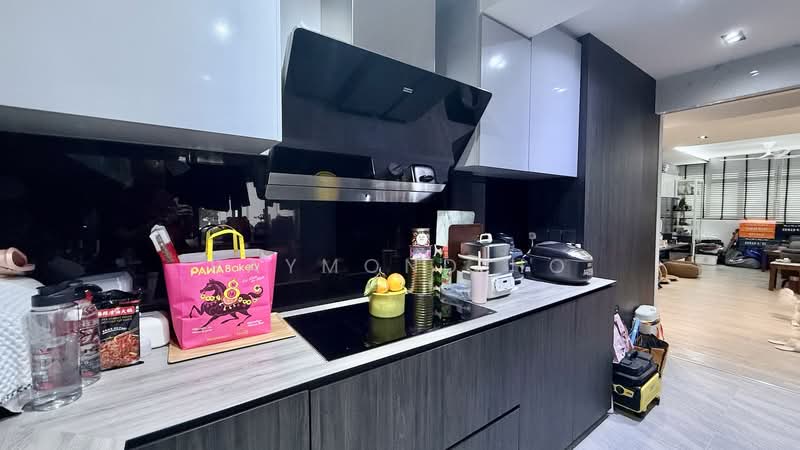 21 Holland Drive HDB Flat For Sale at S$ 1,100,000 | PropertyGuru Singapore - Kitchen