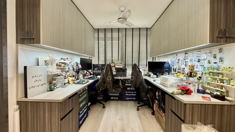 21 Holland Drive HDB Flat For Sale at S$ 1,100,000 | PropertyGuru Singapore - Study