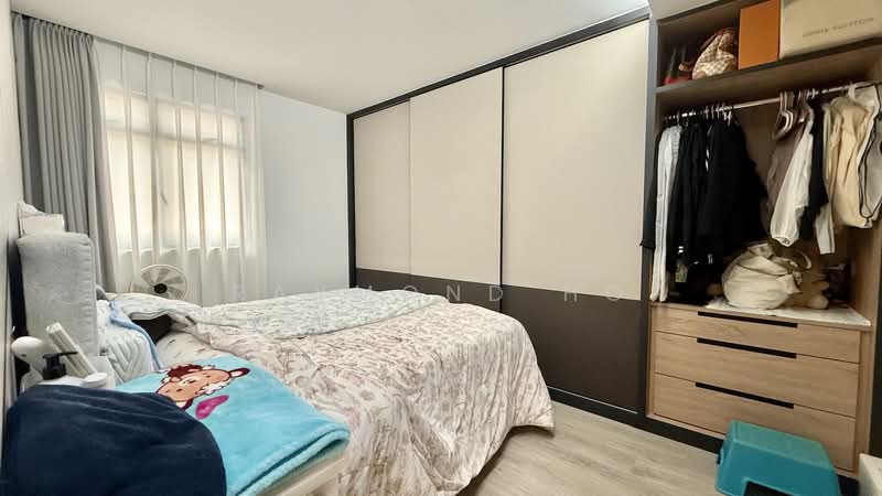 21 Holland Drive HDB Flat For Sale at S$ 1,100,000 | PropertyGuru Singapore - Bedroom