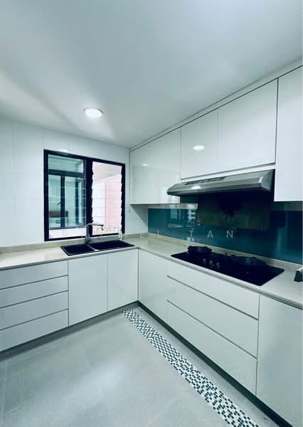 Woodsvale, 1 Woodlands Drive 72, 3 Bedrooms, 1,292 sqft, Condominium For Rent, by Rachel Tan, 500058256 - Kitchen - PropertyGuru.com.sg