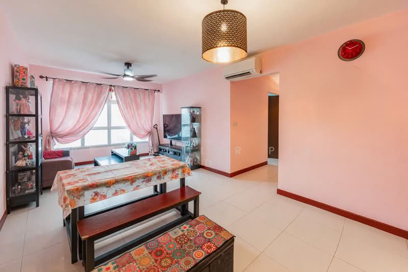 780E Woodlands Crescent HDB Flat For Sale at S$ 528,888 | PropertyGuru Singapore - Living Room