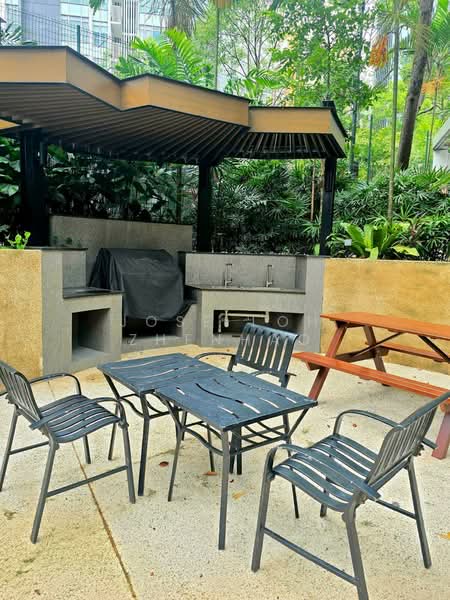 Cairnhill Crest Condominium For Sale at S$ 3,188,888 | PropertyGuru Singapore - Exterior