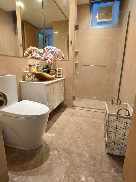 Cairnhill Crest Condominium For Sale at S$ 3,188,888 | PropertyGuru Singapore - Bathroom