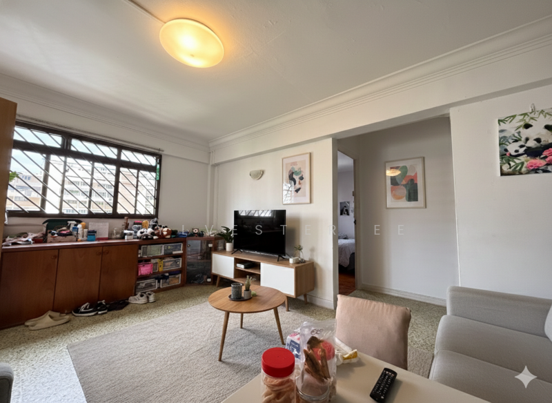 432 Ang Mo Kio Avenue 10 HDB Flat For Sale at S$ 550,000 | PropertyGuru Singapore - Living Room