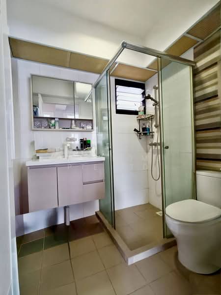 471B Fernvale Street HDB Flat For Sale at S$ 678,000 | PropertyGuru Singapore - Bathroom