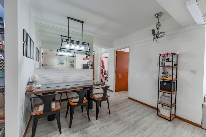 220C Sumang Lane HDB Flat For Sale at S$ 600,000 | PropertyGuru Singapore - Dining Room
