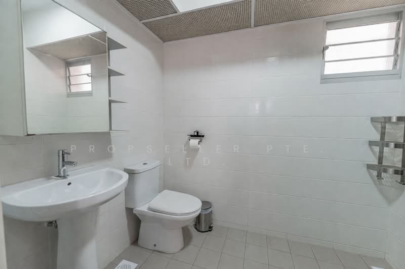 220C Sumang Lane HDB Flat For Sale at S$ 600,000 | PropertyGuru Singapore - Bathroom