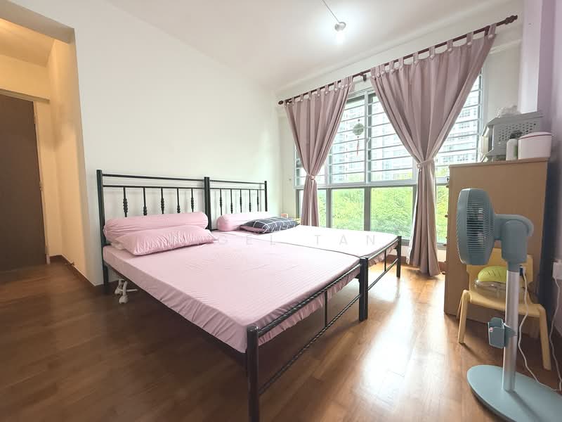 676A Punggol Drive HDB Flat For Sale at S$ 730,000 | PropertyGuru Singapore - Bedroom
