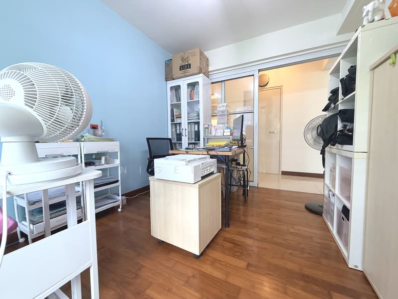 676A Punggol Drive HDB Flat For Sale at S$ 730,000 | PropertyGuru Singapore - Study