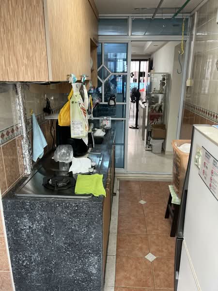 46 Circuit Road HDB Flat For Sale at S$ 333,888 | PropertyGuru Singapore - Kitchen