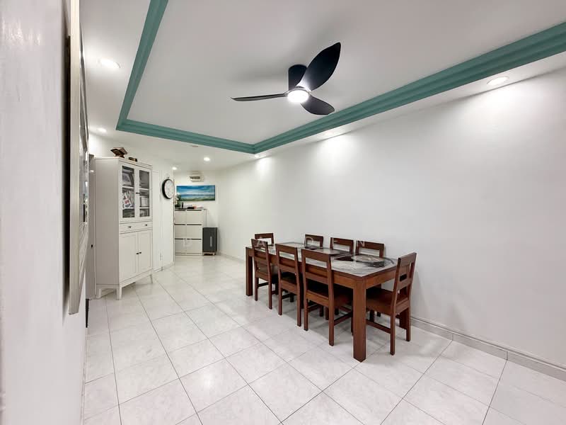 452 Choa Chu Kang Avenue 4 HDB Flat For Sale at S$ 550,000 | PropertyGuru Singapore - Dining Room