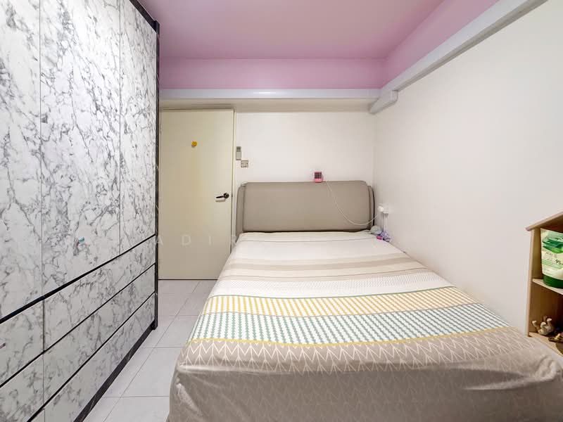 452 Choa Chu Kang Avenue 4 HDB Flat For Sale at S$ 550,000 | PropertyGuru Singapore - Bedroom