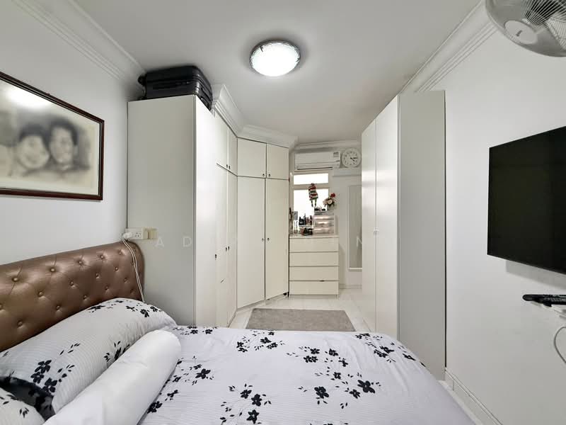 452 Choa Chu Kang Avenue 4 HDB Flat For Sale at S$ 550,000 | PropertyGuru Singapore - Bedroom