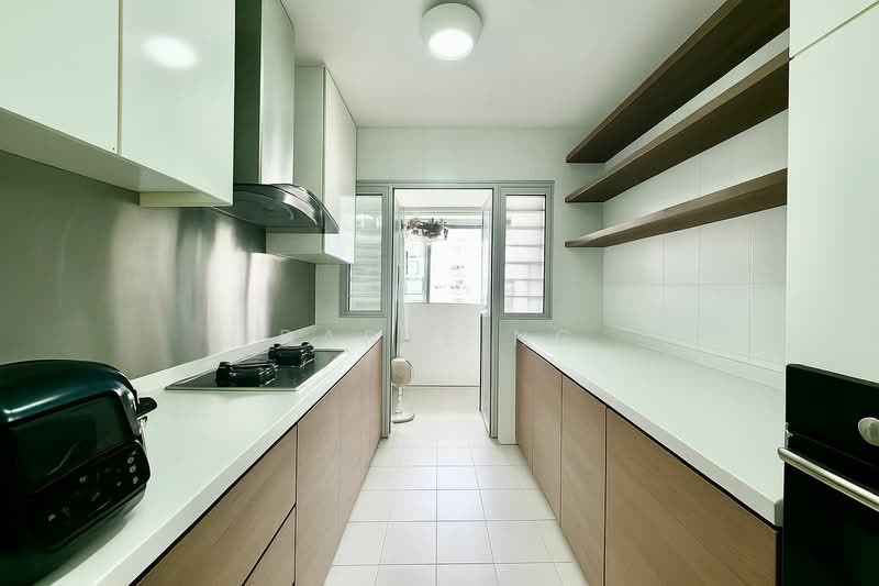 FERNVALE RD HDB Flat For Sale at S$ 695,000 | PropertyGuru Singapore - Kitchen