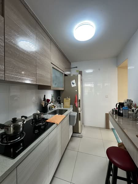 310A Punggol Walk HDB Flat For Sale at S$ 608,000 | PropertyGuru Singapore - Kitchen