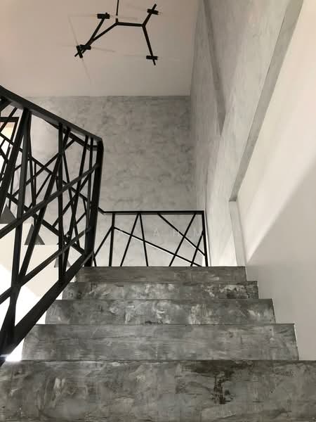 124 Tampines Street 11 HDB Flat For Sale at S$ 945,000 | PropertyGuru Singapore - Interior