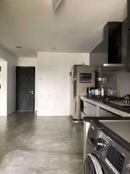 124 Tampines Street 11 HDB Flat For Sale at S$ 945,000 | PropertyGuru Singapore - Kitchen