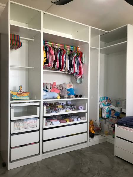 124 Tampines Street 11 HDB Flat For Sale at S$ 945,000 | PropertyGuru Singapore - Common bedroom 1