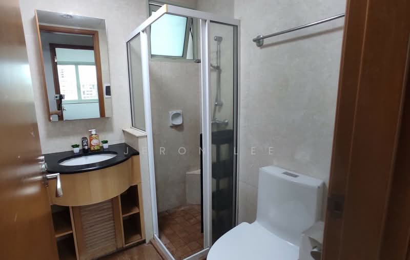 Queens, 10 Stirling Road, Room Rental, 135 sqft, Condominium For Rent, by Jeron Lee, 500058398 - Bathroom - PropertyGuru.com.sg