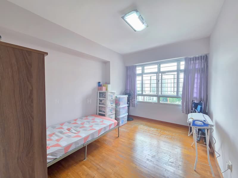303A Punggol Central HDB Flat For Sale at S$ 778,000 | PropertyGuru Singapore - Bedroom