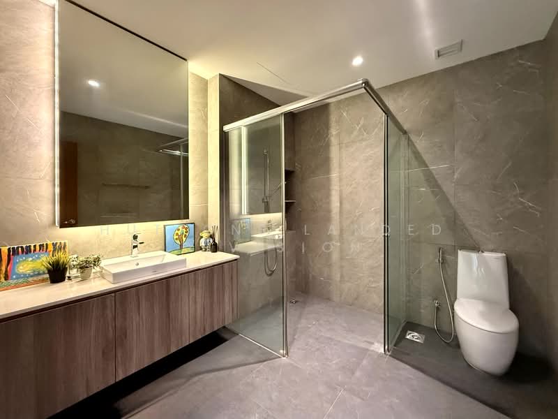 Post-A&A Spacious 2.5 Sty Semi-Detached Near Serangoon MRT & Lor Chuan MRT Semi-Detached House For Sale at S$ 7,680,000 | PropertyGuru Singapore - Bathroom