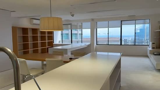 International Plaza Apartment For Sale at S$ 1,820,000 | PropertyGuru Singapore