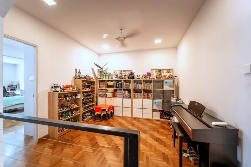Renovated Inter Terrace With Home Lift At Guan Soon Terrace Estate Terraced House For Sale at S$ 5,180,000 | PropertyGuru Singapore - Study