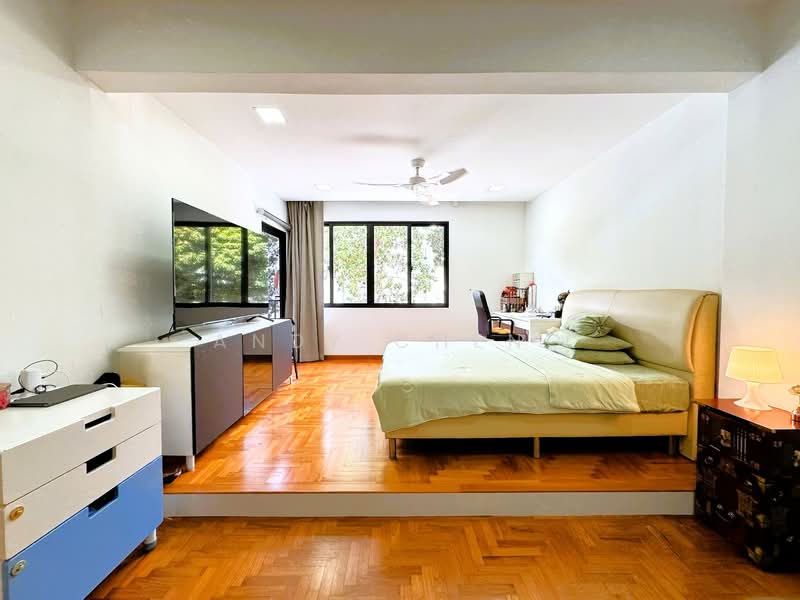 Renovated Inter Terrace With Home Lift At Guan Soon Terrace Estate Terraced House For Sale at S$ 5,180,000 | PropertyGuru Singapore - Master Bedroom