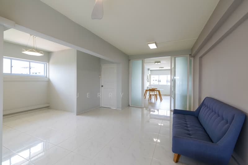 218 Ang Mo Kio Avenue 1 HDB Flat For Sale at S$ 580,000 | PropertyGuru Singapore - Living Room